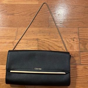 Calvin Klein Cindy Saffiano Clutch Black/Gold 0206